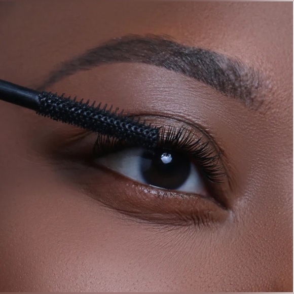 Beauty Vaulte Black Waterproof Mascara - Picture 3 of 6